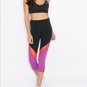 Nike Legend Twist Capri Leggings w/ mesh panels